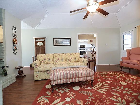 5th image of 10219 Kent Towne Ln