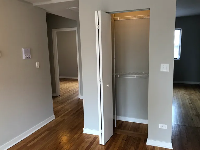 2440 W North Shore Ave #2 — Photo 8