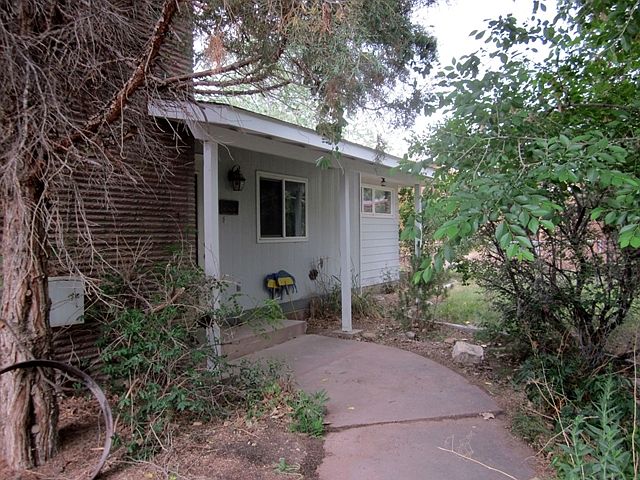 1st image of 340 8th Ave N