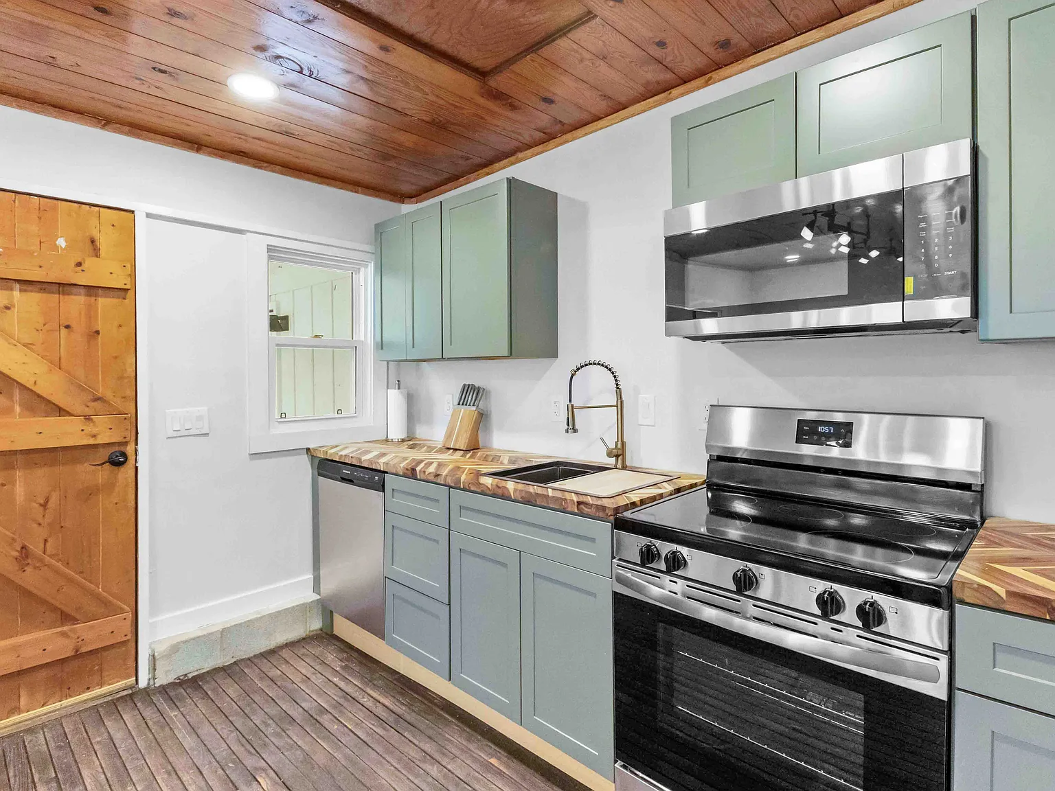 124 Glad Tidings Lane — Photo 3