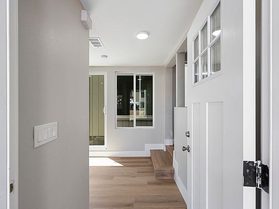 5th image of 450 1/2 E St #450