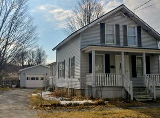 17 Cherry St, Malone, NY 12953