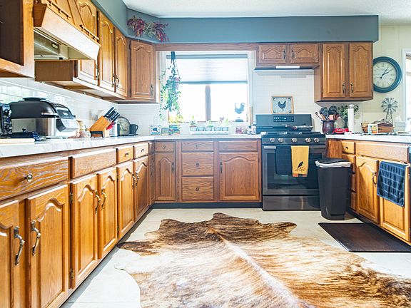 5th image of 555 E Brege Dr