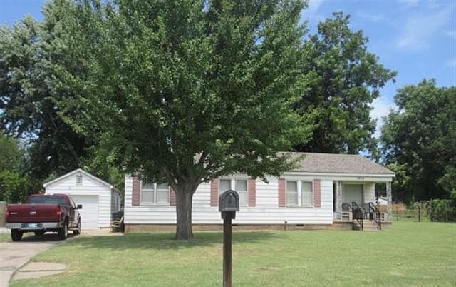 1st image of 3909 Thomas Dr