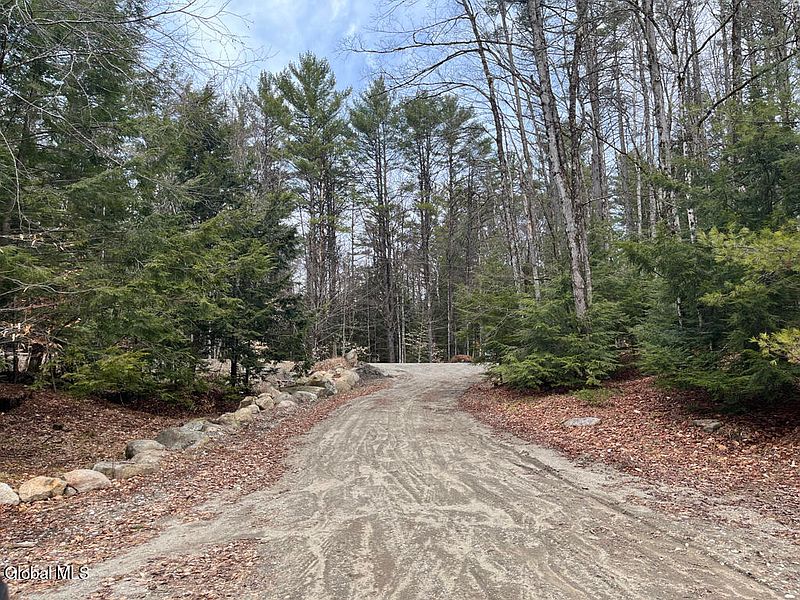 4th image of 41 Moffitt Road
