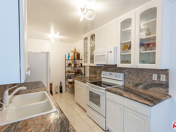 5th image of 1344 N Martel Ave Unit 205