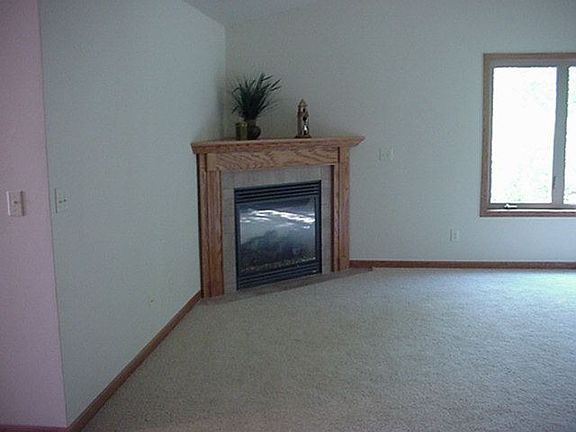 2nd image of 681 Valleyview Dr