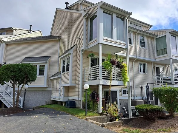 453 Turnpike St APT 19, South Easton, MA 02375