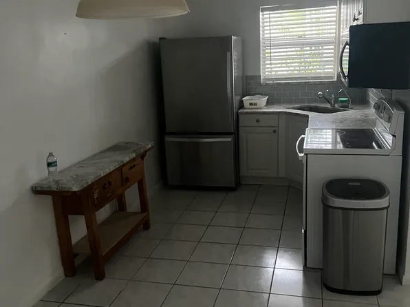 2238 Monroe St APT 104, Hollywood, FL 33020