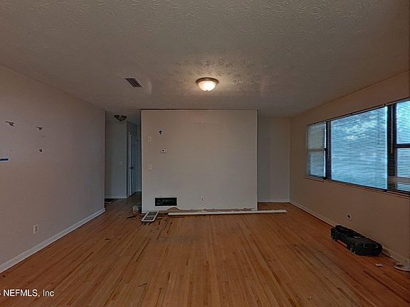 2nd image of 4405 RAINER Road