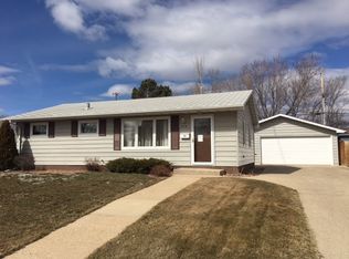 728 19th Ave SW, Minot, ND 58701