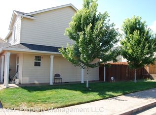 962 E 12th St, Lafayette, OR