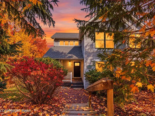347 Hemlock Ln, Tannersville, PA 18372