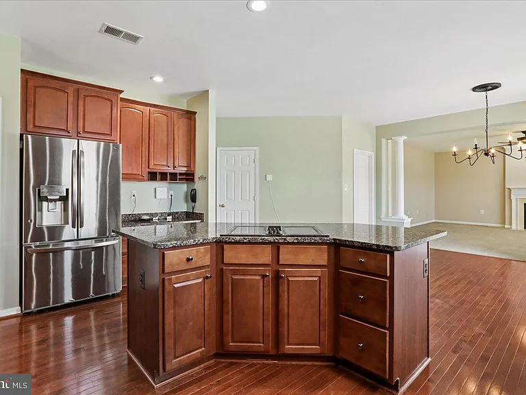 319 Morlyn Dr — Photo 9