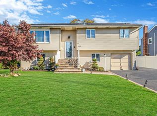 513 Carlls Path, Deer Park, NY 11729