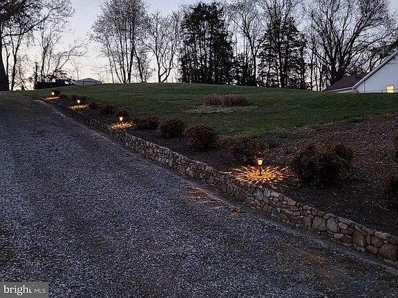 3rd image of 32 Greenfield Dr