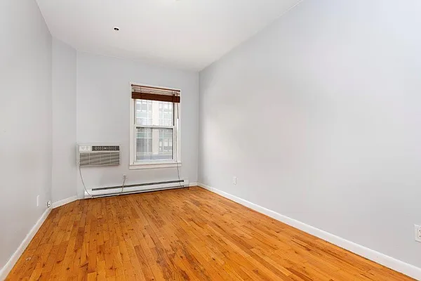 Rented by Sterling Property Solutions Inc. | media 9