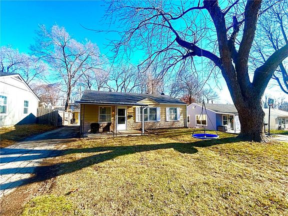 4th image of 2617 S 49th St