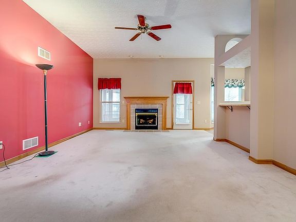 3rd image of 7907 Windrift Pl