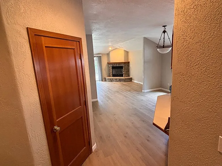3052 Gary Dr — Photo 10
