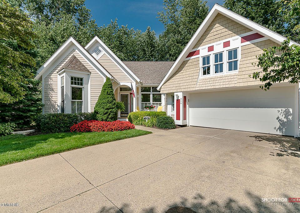 1st image of 940 Meadowlark Ct