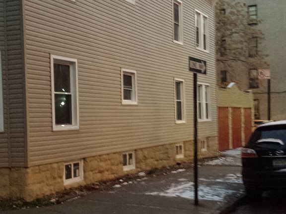3rd image of 2290 Aqueduct Ave E