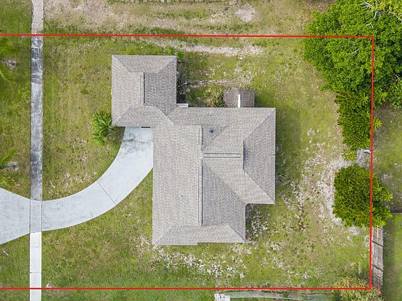 2nd image of 153 NE Tunison Avenue