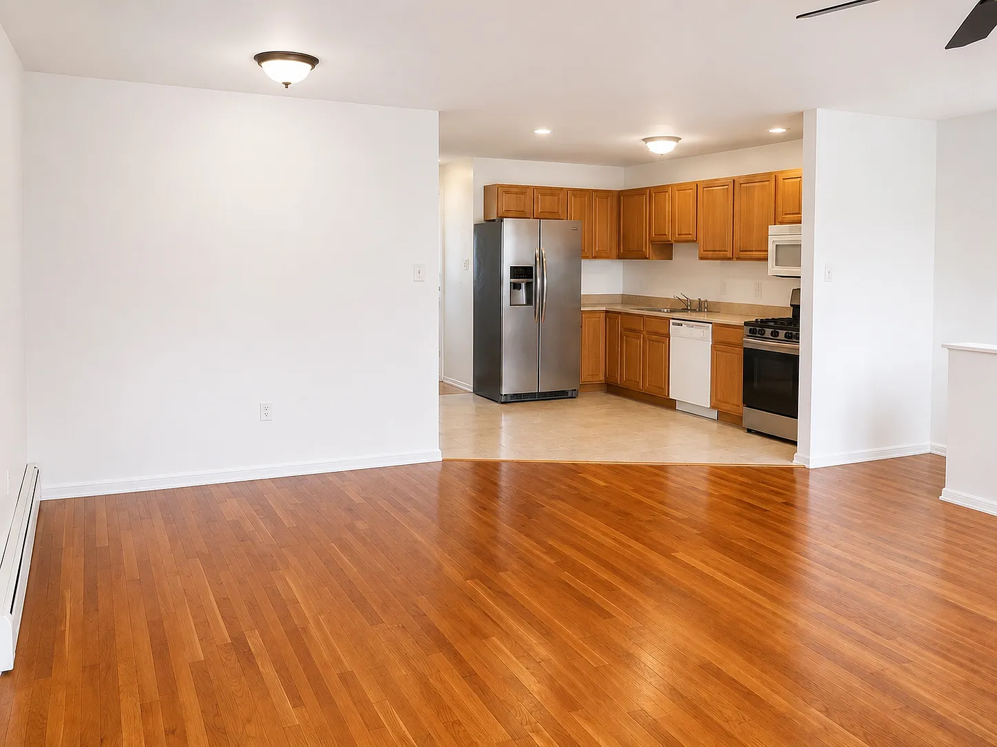 3 bed, 1100 sqft, $3,000 — Photo 4