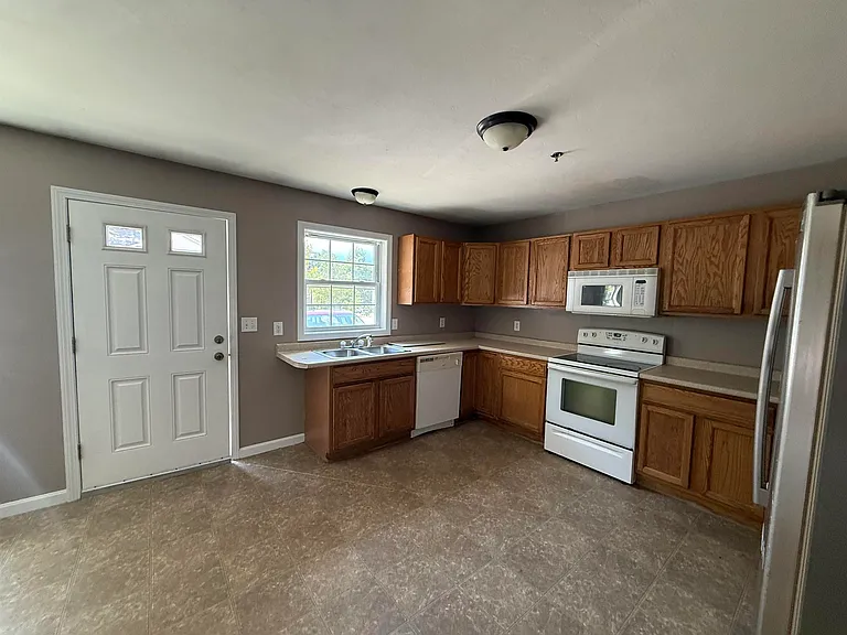 295 Mechanic St #5 — Photo 2