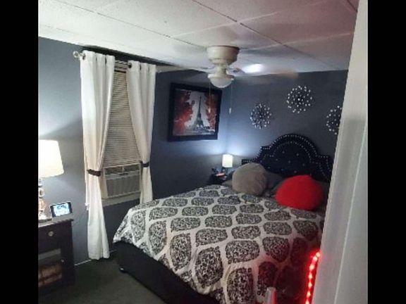 2nd image of 546 Emmett St APT 1