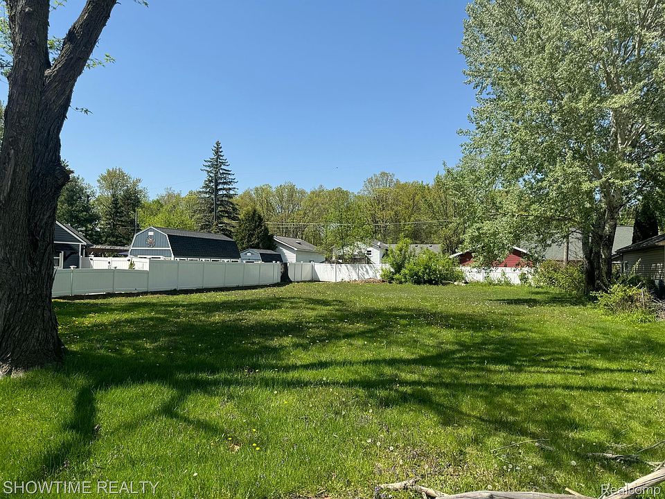 1st image of 34070 Edna St