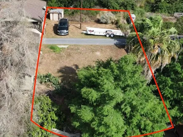 33 Lago Vista Dr, Edcouch, TX 78538