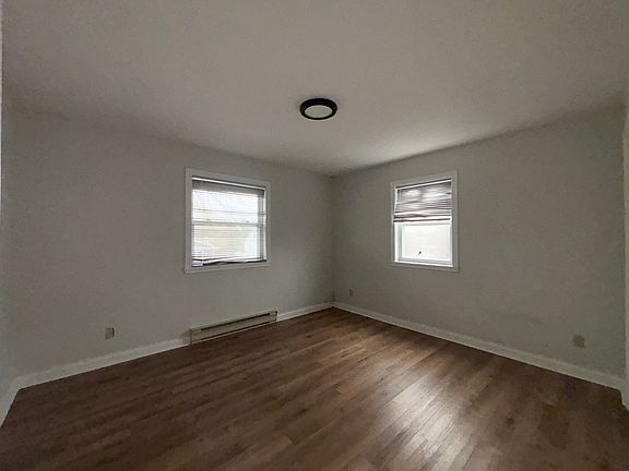 3rd image of 161 Douglas Ave #0