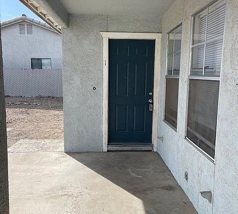 2nd image of 1940 Magnolia Dr APT 1