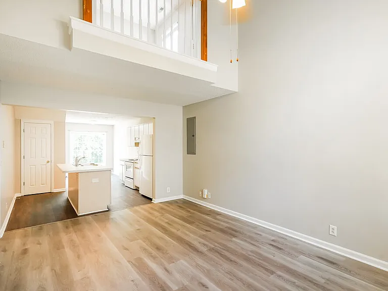 1464 Rochester Dr — Photo 4