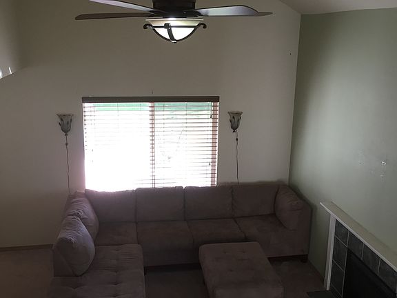 Living Rm pic 2