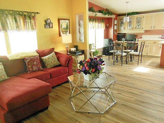 4th image of 4386 Doral Ct