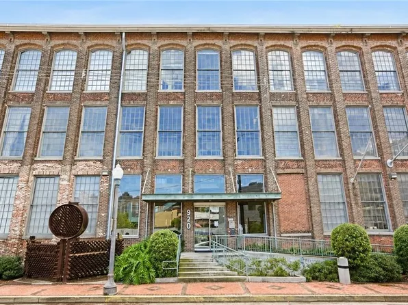 920 Poeyfarre St APT 219, New Orleans, LA 70130