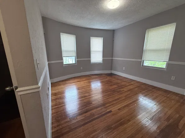 32 Callender St #3, Dorchester Center, MA 02124