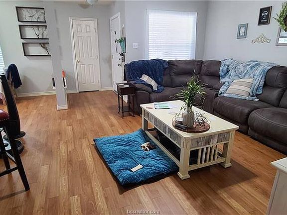 3rd image of 3613 Glenna Ct