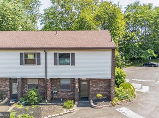 24 Village Pl #V, Hatboro, PA 19040