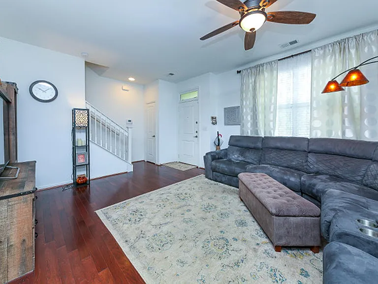2650 Leytonstone Dr — Photo 2