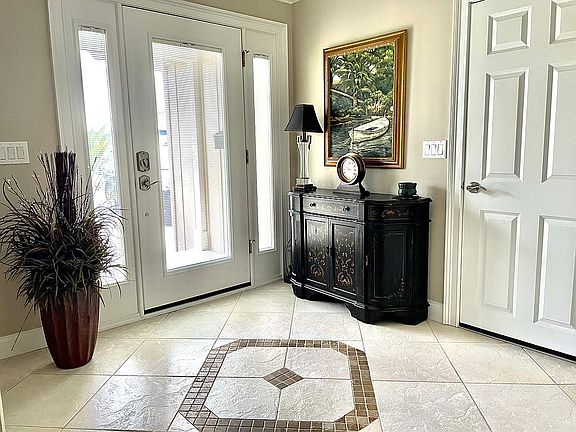 2nd image of 448 Palm Ave