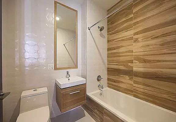 5th image of 123 Boerum St APT 1B