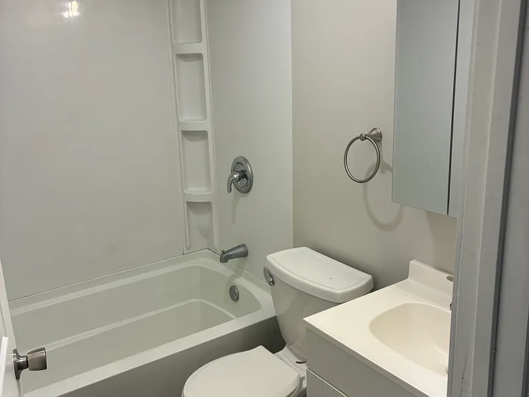 706 N 2nd St — Photo 3