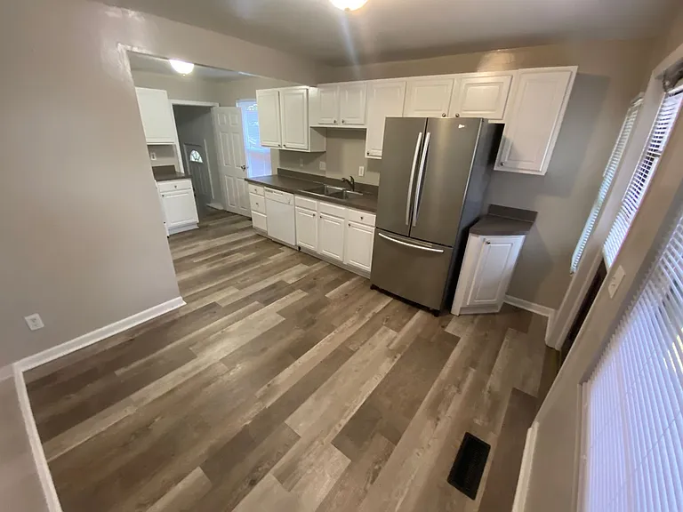 428 E. Lane Ave — Photo 14