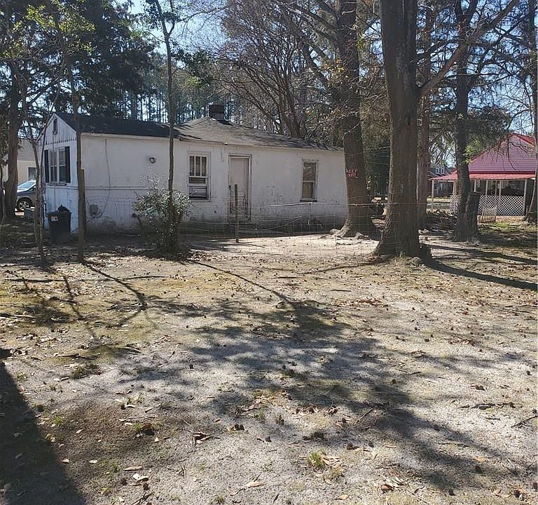 2nd image of 1107 E 6th St
