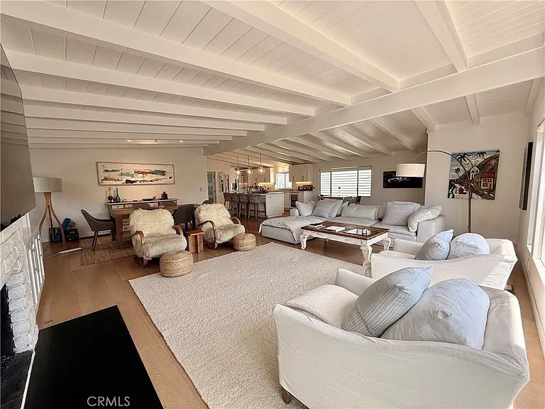 234 La Brea St — Photo 17