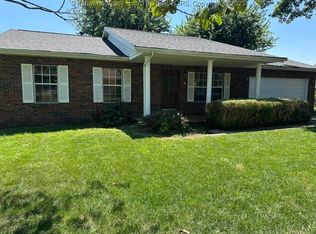 5 Royal Oak Ct, Hurricane, WV 25526
