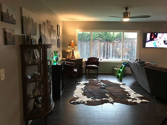 3rd image of 1830 Cerra Vista Dr